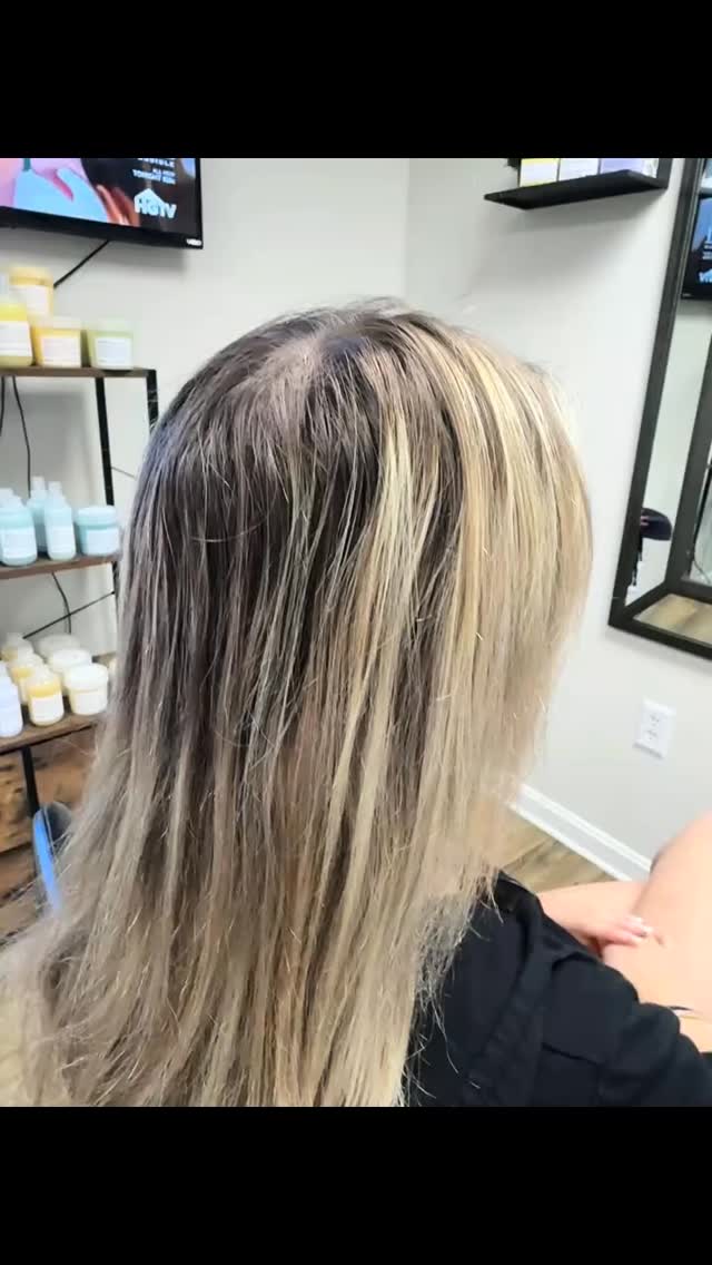 Summer ☀️. @kellykaiser24.blonding_pmu #adamscountypa #gettysburghaircolorist