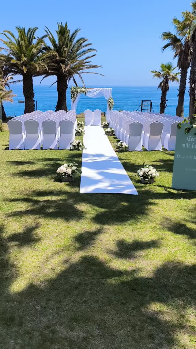 PT. Harmonizar a beleza natural do mar com uma decoração elegante é a nossa maior especialidade. O cenário perfeito...✨
EN. Harmonizing the natural beauty of the sea with elegant decor is our ultimate specialty. The perfect backdrop does exist...✨
#DestinationWedding #eventstylist #algarveweddings #casamentoalgarve #decoracaocasamento