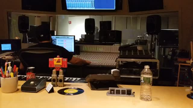 #tbt I was blessed by my Alma mater @soundtrackboston to be able to cut some demos for a Swedish microphone 🎤 manufacturer I used to represent in one of their incredible studios, and was referred to a ridiculously talented pianist & composer @eunike.tanzil who graciously came in to track so we had some piano 🎹 to go with our vocal. The song is my power ballad “Leave” from “ForeverPlan” Special thanks to the staff engineer who hung to make sure we got everything we needed. Special love to my mentor and #Soundtrack co-founder #johnkiehl for his mentorship and tutelage. #followme @gussiemiller #singersongwriter
