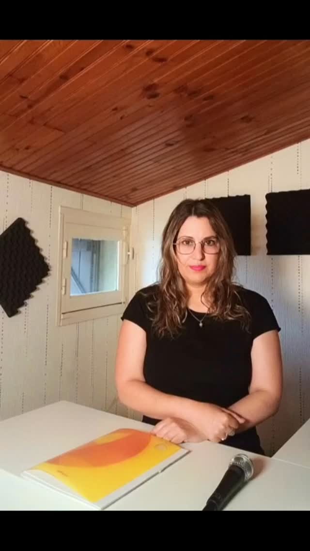 Boostez votre soutien vocal! 🚀 Le secret d'une voix stable et puissante réside dans le muscle transverse, la véritable "ceinture de sécurité" du chanteur.
Dans cette vidéo, je vous montre un exercice ciblé pour engager vos abdos profonds et stopper les pertes d'énergie inutiles. Testez-le et ressentez la différence !
#CoachVocal #Chant #TechniqueVocale #Transverse #thevoice