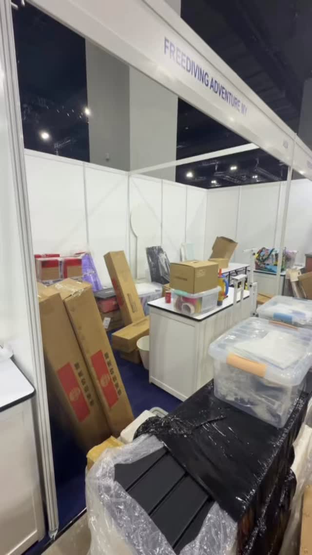 Took us 5 seconds to set up the booth 😉
See you guys between tomorrow to sunday!!
#freedivingadventuremalaysia #selambebas #freedivemalaysia #MIDE