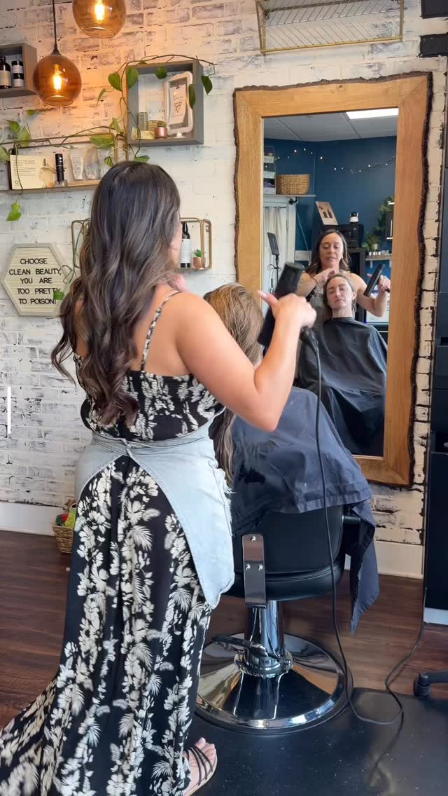 The best part of this industry is getting to grow with our clients through every season of life. From new jobs, relationships, babies, breakups, big goals, hard days, and exciting milestones We truly become invested in your stories. Thank you for trusting us not only with your hair, but with your conversations, your confidence, and little pieces of your life every time you sit in our chair 🫶