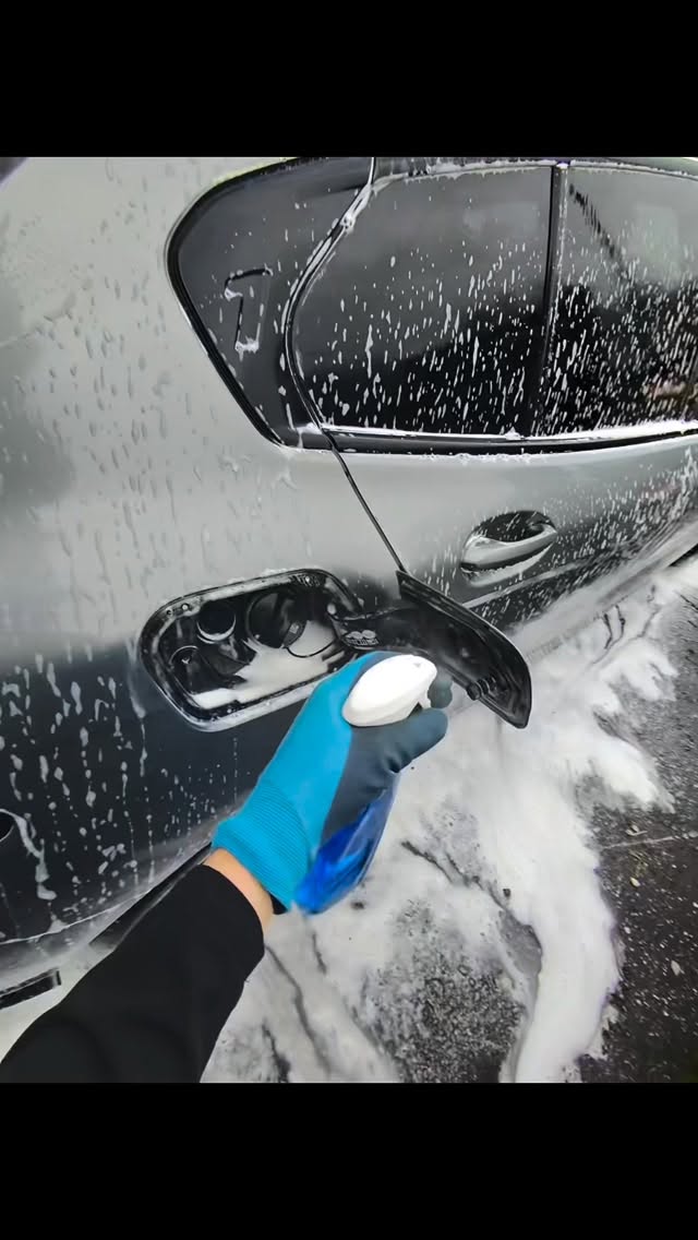 One from the drafts ππ§Ό
(Forgot to switch to 3k on the metaβs tho π©)
#mobilevaleting #valeting #carvaleting