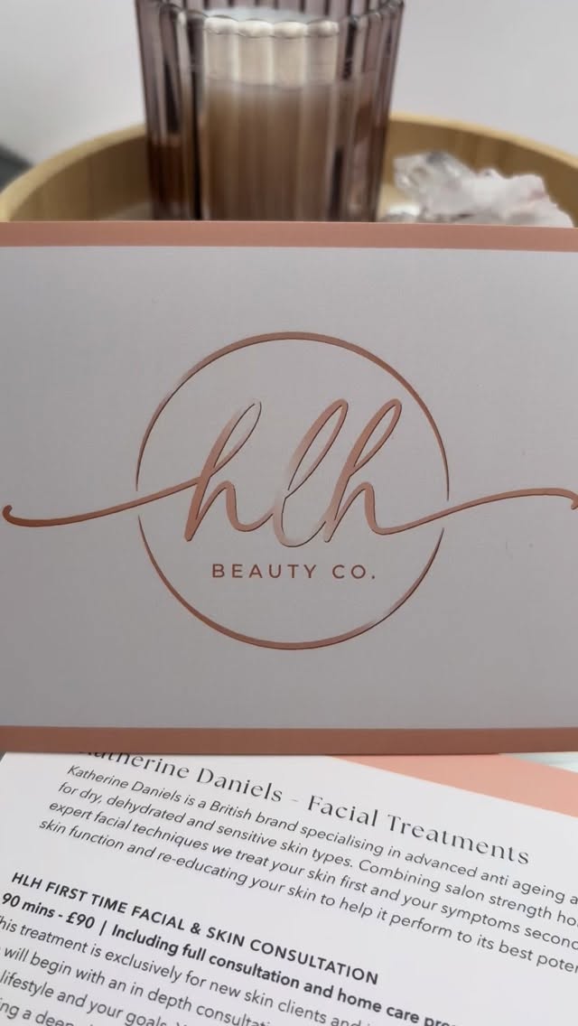 Sorry for the silence, I am still here and working!
Latest designs for @hlhbeauty A5 C fold price lists and A6 gift vouchers 🤍