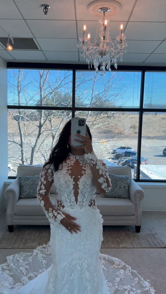 Coverage can be sophisticated and stylish 😍 #denverbridal #platinumbridalco #denverbridalshop #weddingdressinspiration #weddingdresss