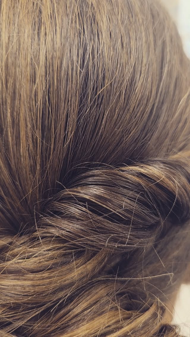 Getting to do hair for special occasion shoots - such an honor always! 🤍
#engagementphotos #updos #upstyle #twist