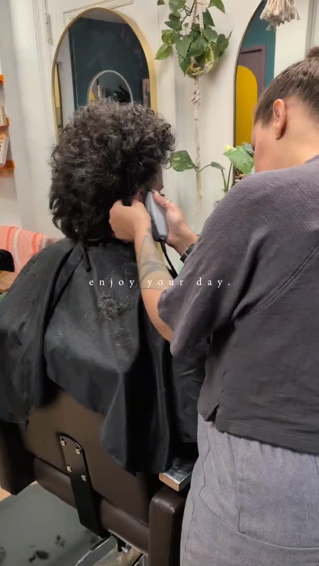 Sometimes to enjoy a good day, you just need a good cut...
#menshair #menscurlyhair #westchesterny #kissedbykys #curls