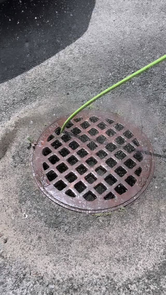 There’s a fu***** rainbow 🌈 CUZ 🤌🤣🤣 #plumber #nyc #comedy #viral #sewer