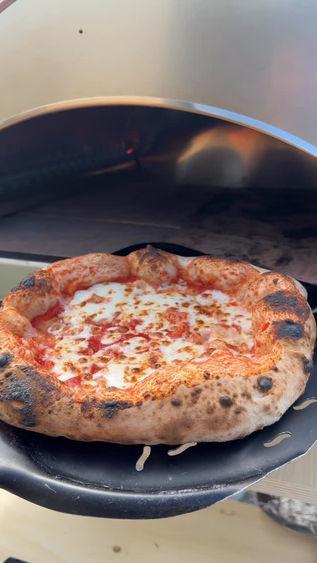 First bake in the Pizza Party Inspirazione.
The gas setup delivers an ideal bake with excellent oven spring and a beautifully developed crust. Safe to say I’m impressed. 🔥🍕
@pizzapartyovens
#pizzashop #napolitanskpizza #hjemmelagetpizza #pizzalovers
