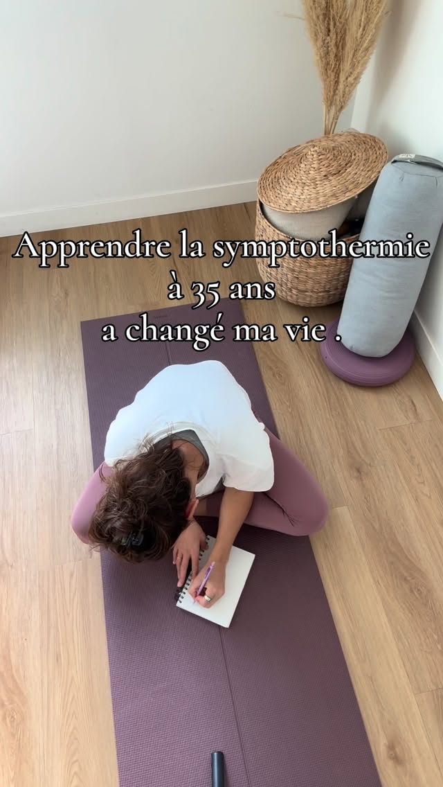 Il y a 5 ans je lâchais les hormones pour ma contraception.
Au début forcément avec des doutes , puis en cherchant bien, j’ai découvert la symptothermie.
J’ai commencé à apprendre cette méthode en autodidacte, puis je me suis formée . Parce que oui, cela demande une formation.
Mais ce qui peut paraître contraignant est devenu pour moi une source de plaisir !
Je me suis heurtée aux générations de femmes qui se sont battures pour la pilule, et oh mon dieu que je les remercie 🙏🏻🙌
Mais aujourd’hui ce n’est pas une régression d’utiliser la symptothermie, plutôt une avancée !
Quand on connaît l’histoire de la pilule, je vous assure que savoir gérer son cycle en autonomie est une émancipation de la femme !
J’ai donc commencé avec un cycle catastrophique, un spm de dragon 🐲, au point que mon mari me supplie de reprendre la pilule.
C’est là que j’ai commencé à comprendre, à trouver des solutions pour équilibrer mon cycle.
J’ai découvert que je pouvais lire dans mon corps, comprendre ses messages, améliorer ma santé .
J’ai assumé que je suis une femme, donc cyclique , et qu’il fallait tout réapprendre par rapport aux standards masculins que l’on nous a inculqué !
Je reste convaincue que la pilule n’est pas à bannir, elle convient aux femmes qui la choisissent.
Je veux juste donner aux femmes qui ne sont pas alignées avec la pilule , l’information qu’une autre contraception existe .
———————————
🌻 Je suis Isabelle Noret • Kiné experte du cycle féminin .
🌻J’aide les femmes à comprendre leur corps - pour ne plus le subir 🫶🏻