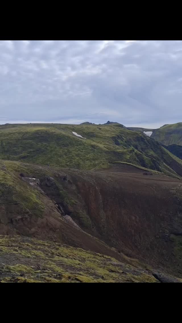 Climbed 300 meters into the mountaintops of Thakhil to find this jaw-dropping view. Ash rivers, beds of moss, stone trolls, and some puffy clouds. ❤️
Today, we are moving to the northern regions of Iceland. Wish us luck!