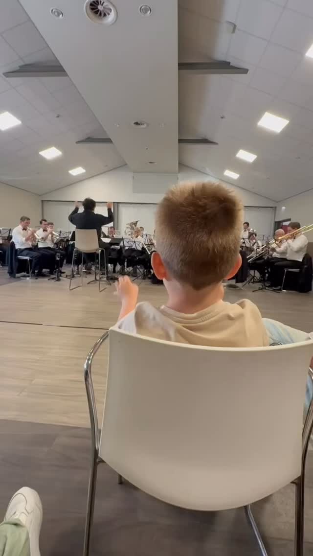 Nieuw in ons aanbod: Dirigentenopleiding o.l.v. Lucas Koster 🎶