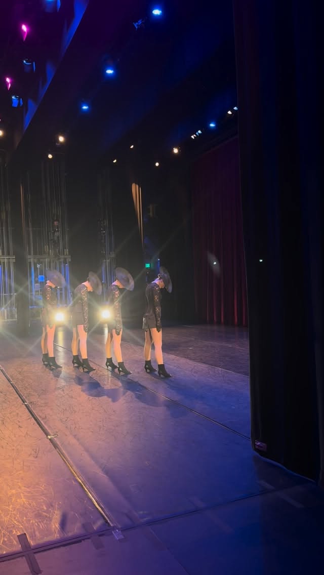 Let the show begin!✨