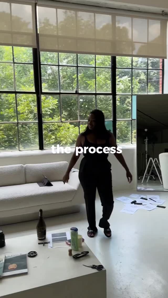 Comment “ELEVATE” if you’re ready to build a brand that does the heavy lifting for you. 🖤
The result? Sold out every suite in just two months after opening. 🤑
And here’s exactly how we made it happen before she ever opened those doors.
When she @oseesalonsuites to us, the vision was there. A luxury salon suite space in Atlanta built for ambitious beauty professionals — hairstylists, lash artists, estheticians, massage therapists ready to own their space.
Our job was to make sure her brand matched that vision.
Here’s what we built:
1. Brand Strategy — We got crystal clear on who she was, who she was for, and what made Osee the only choice for the right beauty professional. That clarity became the backbone of every single decision that came after.
2. Visual Identity — this wasn’t just about aesthetics. Every color, every font, every design choice was a strategic decision that spoke to the exact woman who was ready to sign a lease.
3. Website Design — sleek, functional, and premium. Built to make booking seamless and reflect the high-end experience tenants could expect inside the actual space.
4.Photoshoot Planning & Execution — to make sure that every image across every platform is telling the same story because nothing kills a premium brand faster than visuals that don’t match the price point.
5.Social Media Templates — We gave her a visual system so that her socials communicated one thing. Cohesion isn’t just aesthetic. It’s credibility.
And that’s exactly why every suite filled in two months! 🎉
When your brand strategy, visuals, website, and content all work together, you don’t have to chase the right people. That’s what a brand built with intention does.
Photographer: @eppsshotme
Model: @_iamerinjay