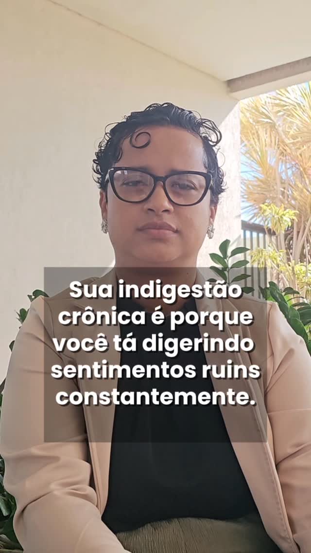 đ€ą INTESTINO = CĂREBRO EMOCIONAL
VocĂȘ tĂĄ:
âą Com indigestĂŁo
⹠Com constipação
âą Com diarreia
âą Com sĂndrome do intestino irritĂĄvel
Por quĂȘ? Porque seu intestino tĂĄ assustada.
Quando vocĂȘ come:
âą Mas tĂĄ raiva
âą Mas tĂĄ medo
âą Mas tĂĄ ansiedade
âą Seu intestino trava
Comida fica ali. NĂŁo digere. Apodrece.
Solução:
⹠Come com presença
âą Come sem tela
âą Come mastigando bem
âą Come em paz
âą Sistema digestivo relaxa
âą DigestĂŁo funciona
Mas enquanto vocĂȘ comer com raiva, seu intestino vai se recusar.
Seu corpo tĂĄ certo.
Escuta.
Salva se tĂĄ com indigestĂŁo! đ«