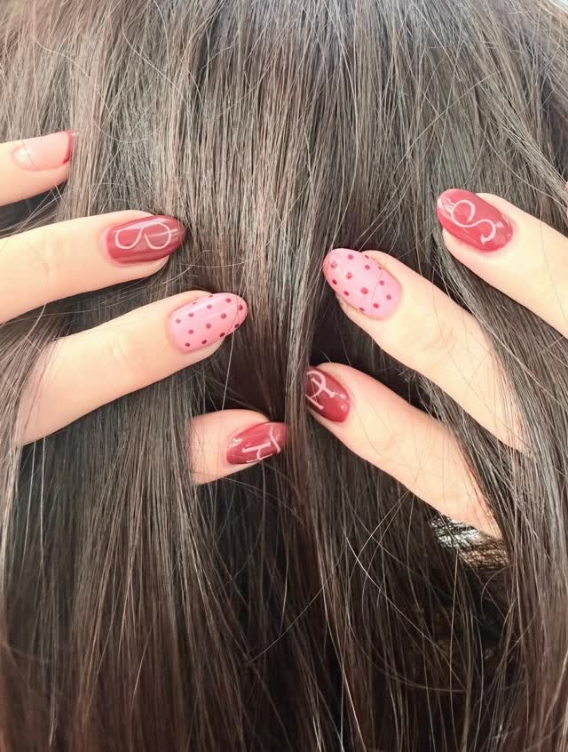So smooth. So silky. So manageable🪬
Imagine being able to run your hands through your hair without the frizz, tangles or endless styling.
At HarringtonWest, we offer premium Nanoplasty treatments designed to leave hair smoother, healthier-looking and easier to manage, along with the professional aftercare advice and products needed to help maintain your results for as long as possible.
#Nanoplasty #SmoothHair #FrizzFreeHair #HarringtonWest #healthyhair