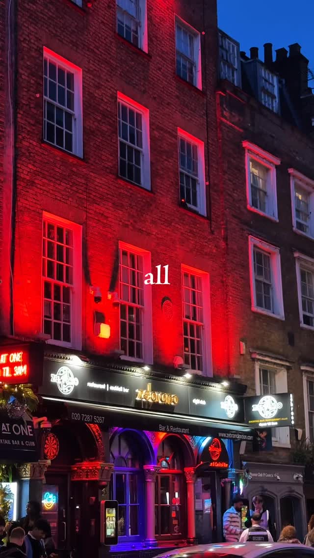 Some people want cocktails 🍸
Some want karaoke.🎤
Some want a packed dancefloor. 🎶
Some just want a Saturday night worth remembering.✨
Good thing it’s all under one roof.
📍 Zebrano Soho, 18 Greek Street #zebranosoho #londonnightlife #karaoke #viptables #bottleservice