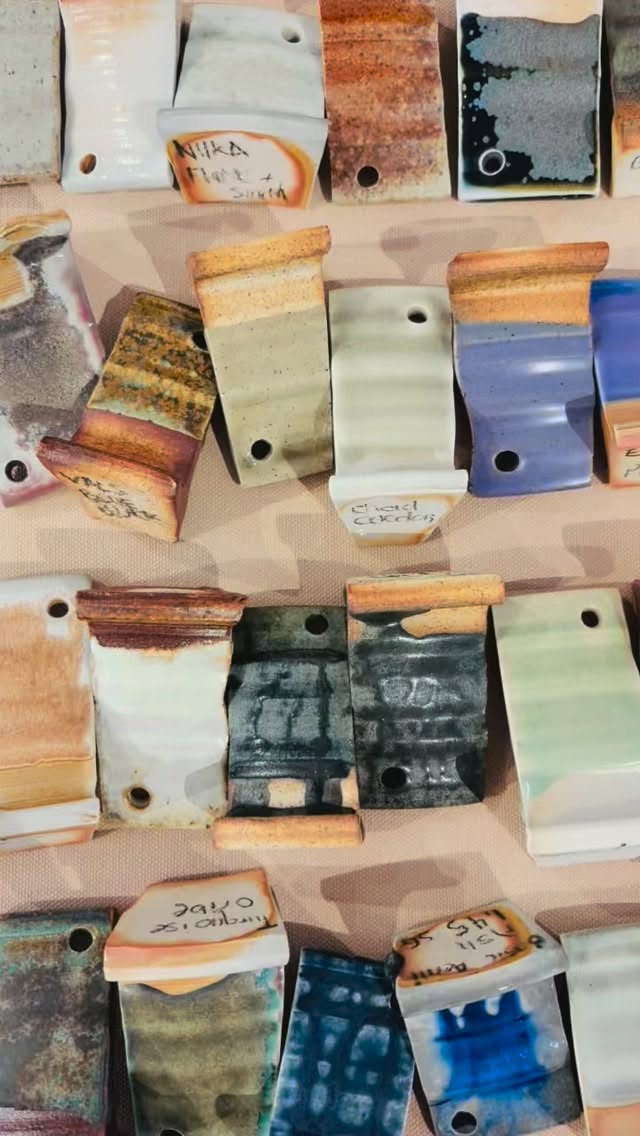 We did a run of glaze test tiles in last week’s Wood/soda kilns firing. Here are the results! Cone 10 🔥
#pottery #testtiles #artistlife #ceramics