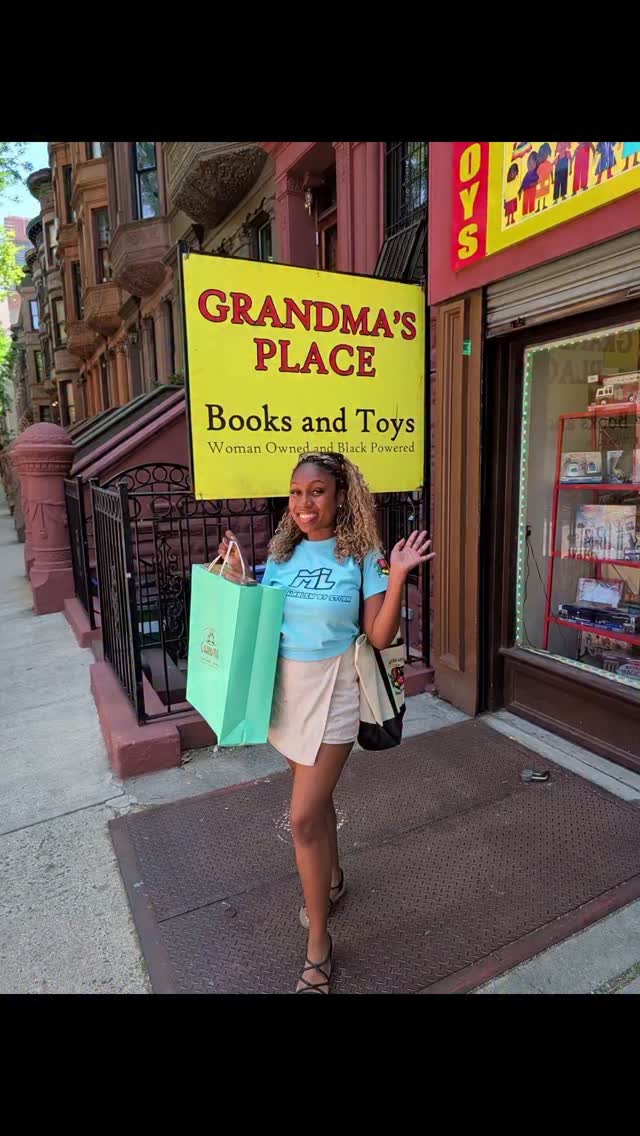Drop me off in #harlem @themeyerlevinschool under the amazing vision of @meyerlevinsprincipal brought us on an adventure of a lifetime. We outside!!!! #kharisangel
#Brooklynvested
#Harlemwalk
#teambuildingactivity