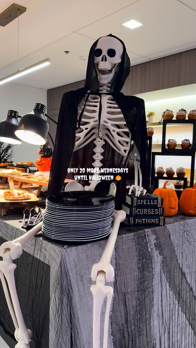 🎃 Only 20 more Wednesdays until Halloween! 👻
The countdown is on! Now is the perfect time to start planning your Halloween party. Have us handle the catering so you can focus on having fun:)
#halloween #summerween #spookyseason #halloweenparty #bostoncatering