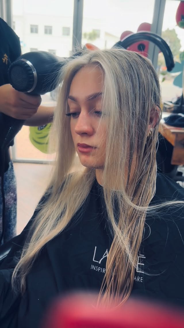 We love creating a bright, beautiful blonde, but the real magic happens when our clients invest in the right home care too💕
Healthy blonde hair is a team effort, and when the right products are used at home, your colour stays brighter, stronger and looking its best between appointments.
#HealthyBlonde #BlondeSpecialist #HairCareMatters #HairGoals