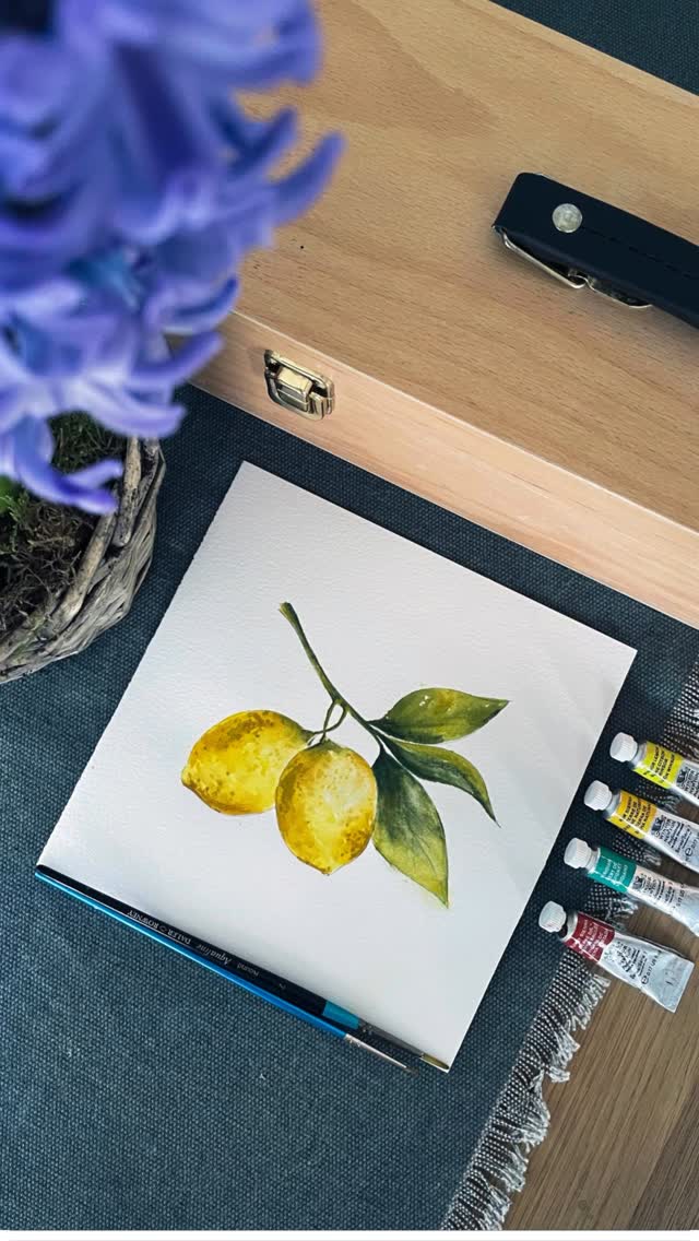 Watercolour Wednesday//Lemons
.
The UK has been like a furnace and when it’s like this I swell up like a balloon and all thoughts of being creative go out the window. I used to think I was a summer person but as I get older I crave the cooler days. The problem with the UK is it’s cold and wet 95% of the time and then it’s 35 degrees and we’re all melting into puddles.
.
Enjoy this summery watercolour #watercolourart #paintingvideo #summerdays #wildfeatheredu #homeschoolresources