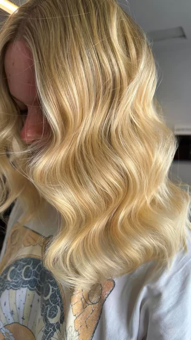 A little hair transition therapy for your feed 😊
Whether you want a bright refresh or a deep, rich change, we’ve got you covered.
💻 DM us to book a seat 💜
#PerthSalon #DimensionHair #BlondeBalayage #CopperHair #FioletHair
