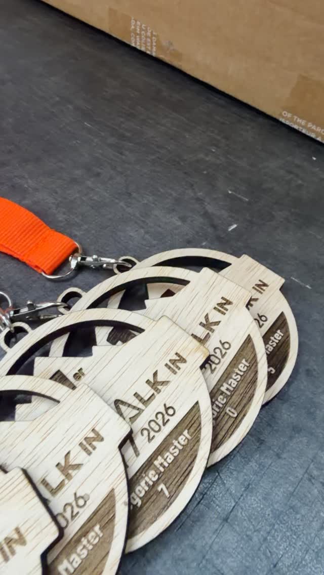 #aeroflag #tropheebois #médailleboispersonnalisée #tropheeunique #trophee