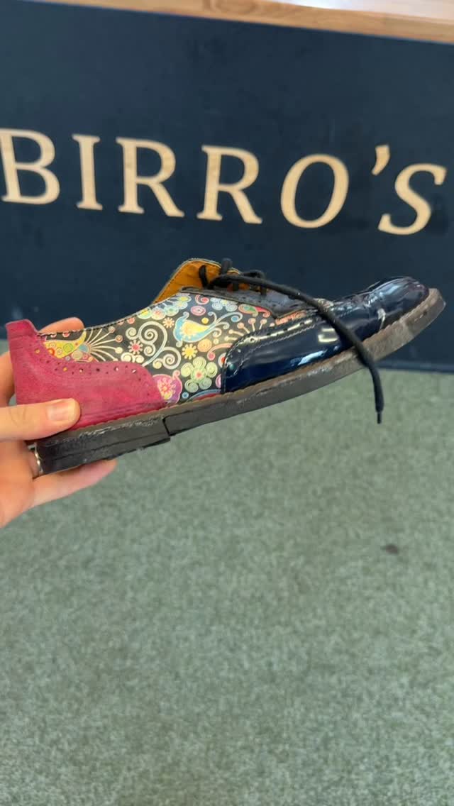#embassylondon shoes getting a new lightweight #vibramsole after the original sole unit had perished. @birros_colne
#repairifyoucare #shoerepair #cometocolne