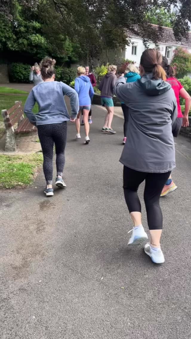 Bootcamp gang were out in force this morning ! So lovely to train such an awesome bunch of strong women 💪🏼. Get in touch to join us next time ! @claireboyt #lovekingsbridge #ptkingsbridge #bootcampkingsbridge #lovesouthhams #trainoutdoors