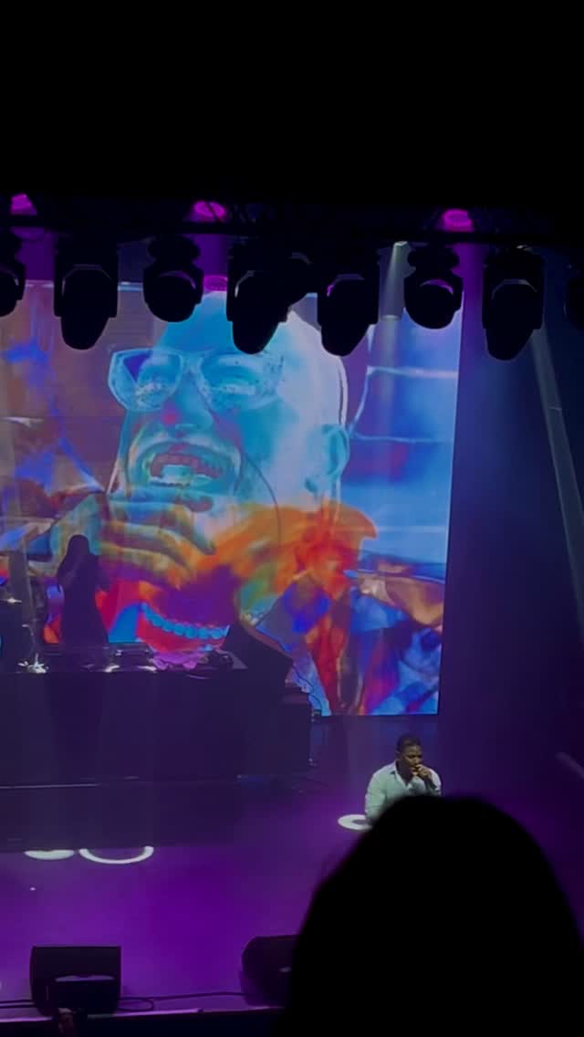 β¨LLOYDβ¨ This song has been the soundtrack to so many core memories. Absolute deep cut, that never left my playlists! Beyond thankful for this night.
πΆπ»: Hazel - @curlyheadedblackboy
π«: π·πΊ πΉπππ πΈπΆπΈπΌ, π»πππππ, πΊπΎπΊπΎ π¬π§
#Lloyd #RnB #LiveMusic #SoulDownSessions #2000sRnB #RealRnB #StreetLove