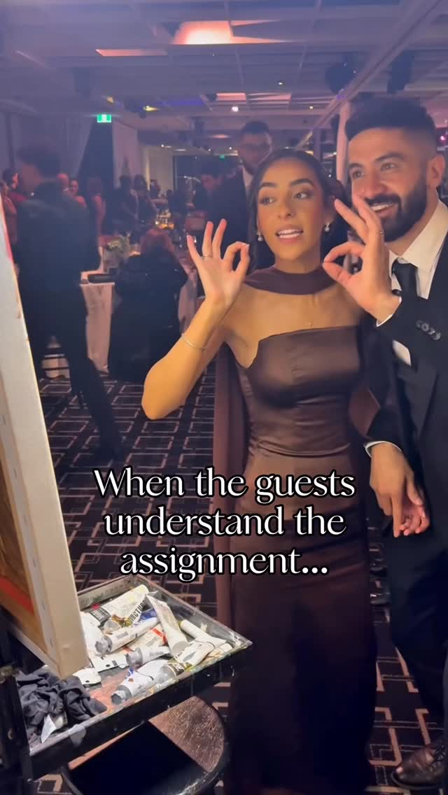I absolutely love when guests understand the mission for the night!!
Had such an absolute blast painting for the stunning George + Theodora at the beautiful @doltonehouse 🧡🧡
#liveweddingpainting #liveweddingpainter #weddingpainter #weddingartist #sydneyweddingpainter