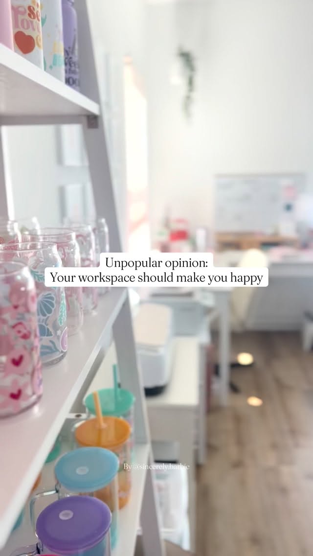 A dopamine office, but make it pink and aesthetic 💗
Comment PINK for the links.
🌸
Mi dosis diaria de dopamina... pero en rosa y con un toque estético 💗
Comenta PINK y te envío los links.
.
.
.
#dopaminedecor #amazonfind #pinkoffice #craftroomdecor #creativeworkspace
♦︎ dopamine office, pink office, home office decor, creative workspace, craft room setup, office inspiration, workspace decor, desk organization, creator office, amazon finds, cozy workspace, pink desk setup