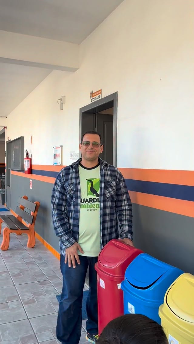 Educação ambiental que transforma! 💚
A equipe da FAMABI segue realizando a entrega de lixeiras para coleta seletiva nas escolas do município, incentivando a separação correta dos resíduos e fortalecendo a consciência ambiental entre os estudantes.
Juntos, estamos construindo uma cidade mais limpa, sustentável e comprometida com o futuro! 🌱