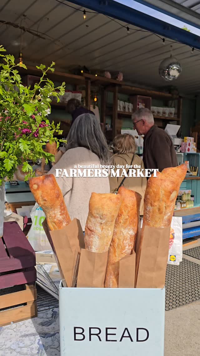 We love all market days, but especially the sunny ones βοΈ