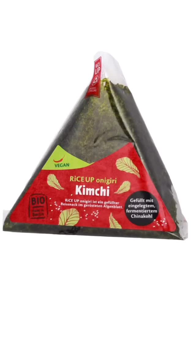 POV: Du kannst nicht wegschauen. 🍙✨
Unser Onigiri macht ’ne kleine Drehung und landet hoffentlich direkt in deinem nächsten Einkaufskorb.
Snack craving? RiCE UP regelt. ������✨💪🏼
#riceup #onigiri #japanesesnack #snackcraving #berlinfood