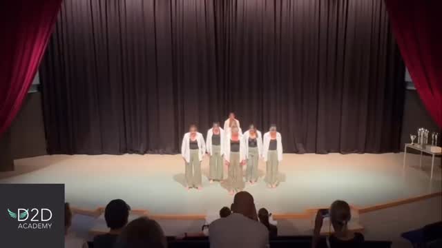 A few highlights from an amazing competition day 💫
We are so proud of every dancer who stepped on stage and gave it their all 💖
Every award was earned through commitment, hard work and true passion 🏆
#D2DAcademy #DanceCompetition #TeamD2D #competition #perform