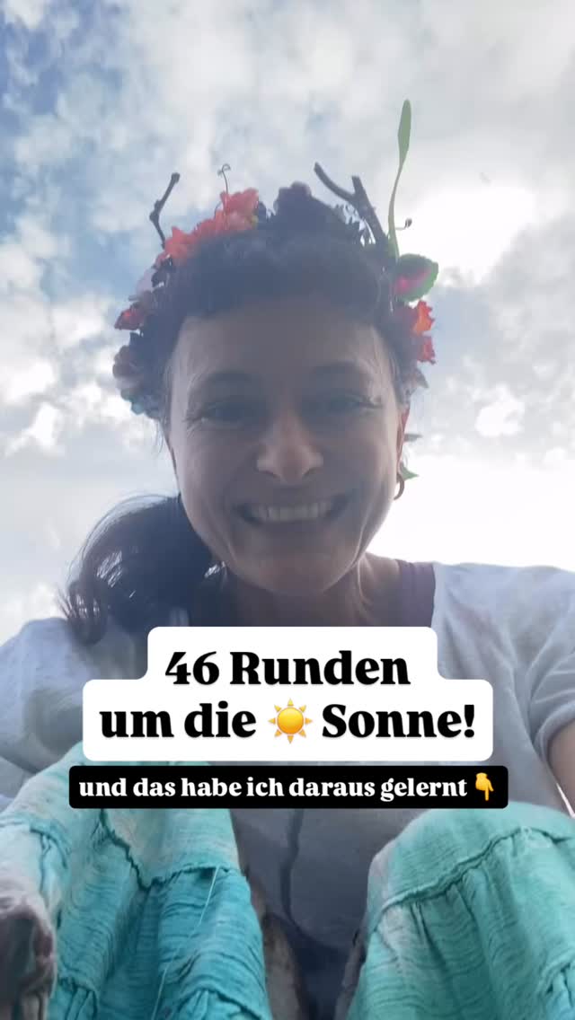 🎁Feier nicht nur an Geburtstagen, sonder feier das Leben in jedem einzelnen Moment!
❣️Finde dein Glück in den kleinen Augenblicken. In den stillen und in den lauten.
🙏Sei dankbar für jeden besonderen Menschen in deinem Leben und sag es ihnen, auch wenn sie gerade nicht Geburtstag haben!
⭐️Glaub an dich und suche weniger Bestätigung im außen. Nur du selbst kennst deinen Lebensweg - dein Dharma. Folge deiner Intuition. Hör auf dein Herz. Glaub nicht alles, was du denkst.
😍Sei nachsichtig mit dir selbst. Es muss nichts perfekt sein.
🙌Mach dich selbst nicht klein, nur damit andere sich in deiner Gegenwart nicht unwohl fühlen.
💡Strahle dein Licht. Die Welt hat nichts davon, wenn du es versteckst.
💃🏽Tanze mehr!
Auf weitere 46 tanzende Runden um die Sonne!
Juhuhhhhhh!!!! 🥳☀️❤️