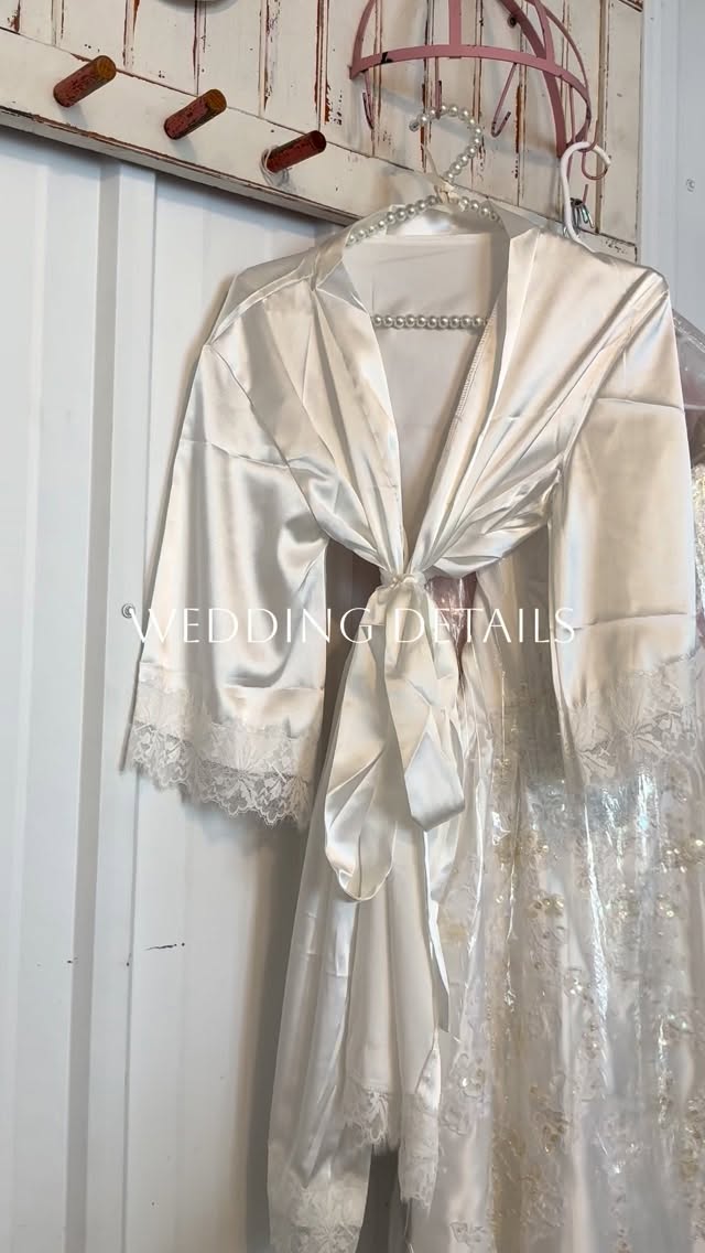 The details tell your story. 🤍
We love love, and it’s an absolute honor to play a small role in one of the most important days of your life. Thank you for trusting us with your special day. 💒
Congratulations Nicollette & Brian!
#weddingday #bridalglam #stylinsalon #atxsalon #weddingmoments