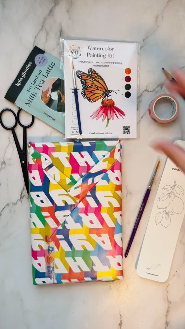 📣 PSA: Watercolor kits fit perfectly in blind date with a book covers! 📖 🎨
Also, look closely and you’ll find a fun new addition coming to my shop. Stay tuned…
(And for my sister Laura, don’t look too closely because this is your very very very late bday gift). 😂
#watercolorkits #watercolorkit #landaruenartshop #blinddatewithabook