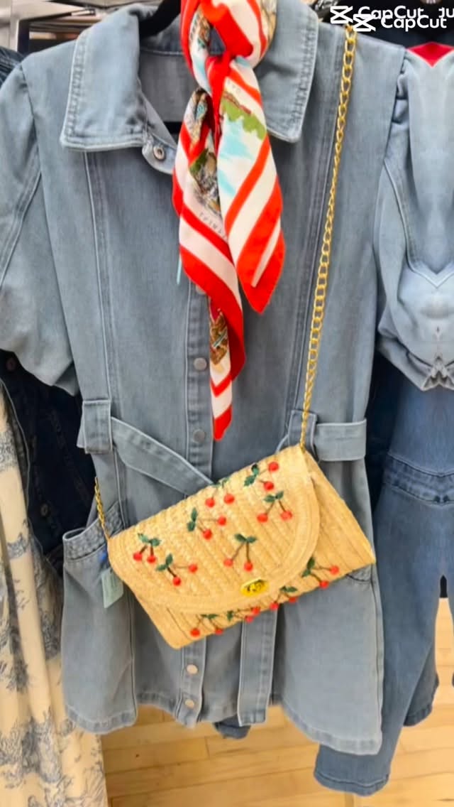 New extended summer hours!!!!!!!!!
Ever wish Hoopla Junk was open more often? Well we heard you and we have new summer hours. 👉Thursday- Saturday all June and July!!! 🇺🇸
Except we will be closed over the July fourth weekend so Steve can do more leaf blowing. lol. Missed the leaf blowing video? Check it out in our videos!