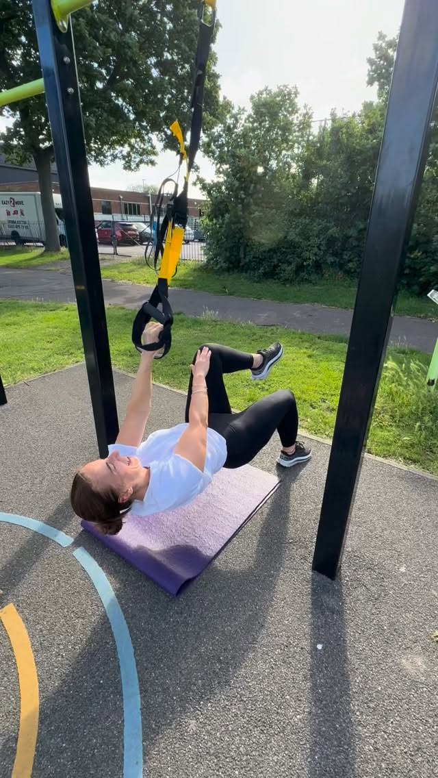 Sunshine and exercise!
Chat and challenges!
Tough Mums Training together 💪🏼💪🏼💪🏼
Exercising outdoors and with a group of like minded people helps you build dopamine, serotonin and endorphins!!
#toughmums #personaltrainer #outdoorexercise #strongwomen #isleworth