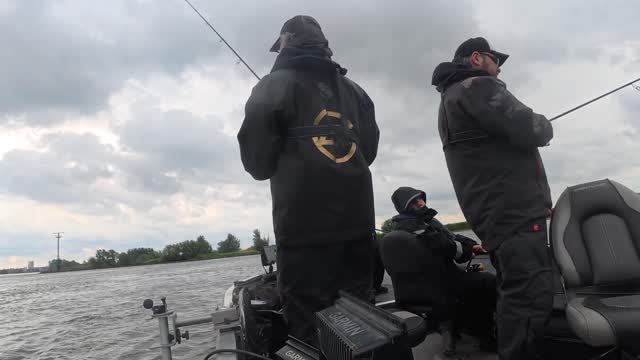 Fishing Works Best When You Do It Together 💪
#yamahaprofishing #batterylabs #stcroixrods #spro #delalandepeche