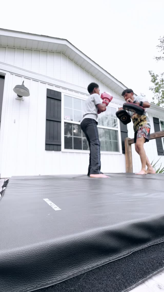🔥 First-time martial arts student crushing his very first Muay Thai Fundamentals session!
From zero experience to throwing punches, kicks, and linking them into smooth combos with solid movement by the end of the session — this is what progress looks like. 💪
Huge respect for stepping out of your comfort zone and putting in the work. Every journey starts with that first session, and you showed real heart and focus!
Ready to build real skills, confidence, and fitness? Whether it’s your first time or you’re coming back to learn more, I’ve got you.