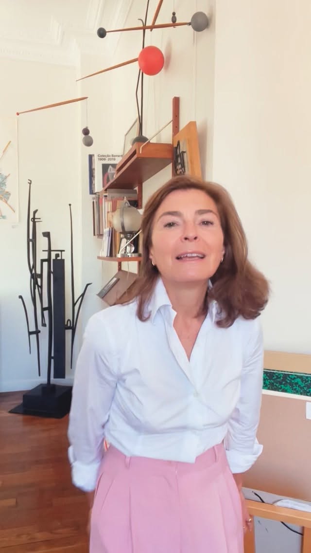 📹Une petite vidéo instantanée cet après-midi à l’occasion des portes ouvertes de l’exposition L’Art de l’estampe. J’en profite pour vous ouvrir mes cartons à dessins, vous montrer quelques œuvres de ma sélection et vous livrer quelques réflexions autour de ce médium que j’aimerais partager avec vous.
🖼️ Exposition « L’Art de l’estampe »
📅 Du 5 juin au 10 juillet
📍 Tous les jours sur rendez-vous
Portes ouvertes de l’exposition
📅 Samedi 13 juin
🕚 De 11h à 18h
Collection Stéphanie Peyrissac
📍 9 avenue de Lamballe, 75016 Paris
📩 contact@collectionstephaniepeyrissac.com
☎️ +33 (0) 6 11 72 55
#gravure #estampes #lithography #monotypes #artcollection