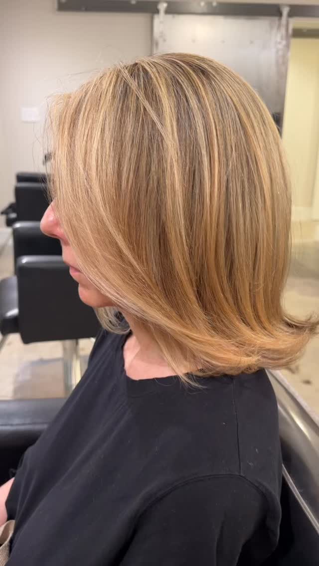 Beautiful Honey blonde created by Bruni, @mane_character18 ✨
.
.
.
.
.
#cthairstylist #guilfordcthairsalon #guilfordcthairstylist #ctshorelinesalon #cthairsalon