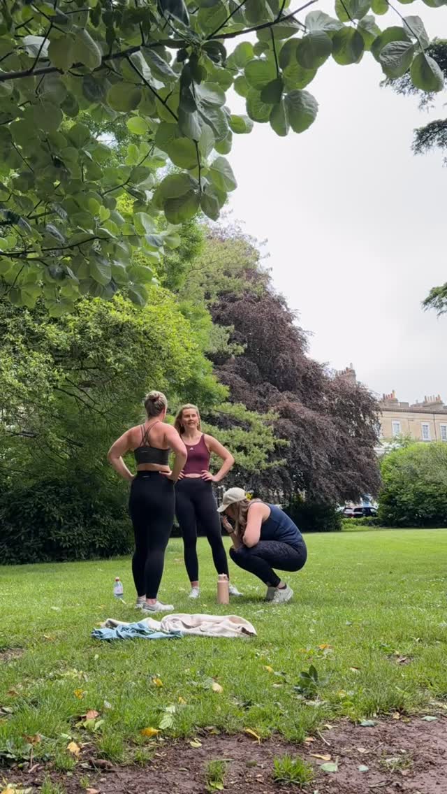 F R I D A Y F I T N E S S | We swapped our desk for the local park this lunch as we launched the inaugural FAWN Friday fitness session! A fun lunchtime boost, time to connect as a team and head into the weekend feeling energised 🤸🏼♀️🍃🙌🏻