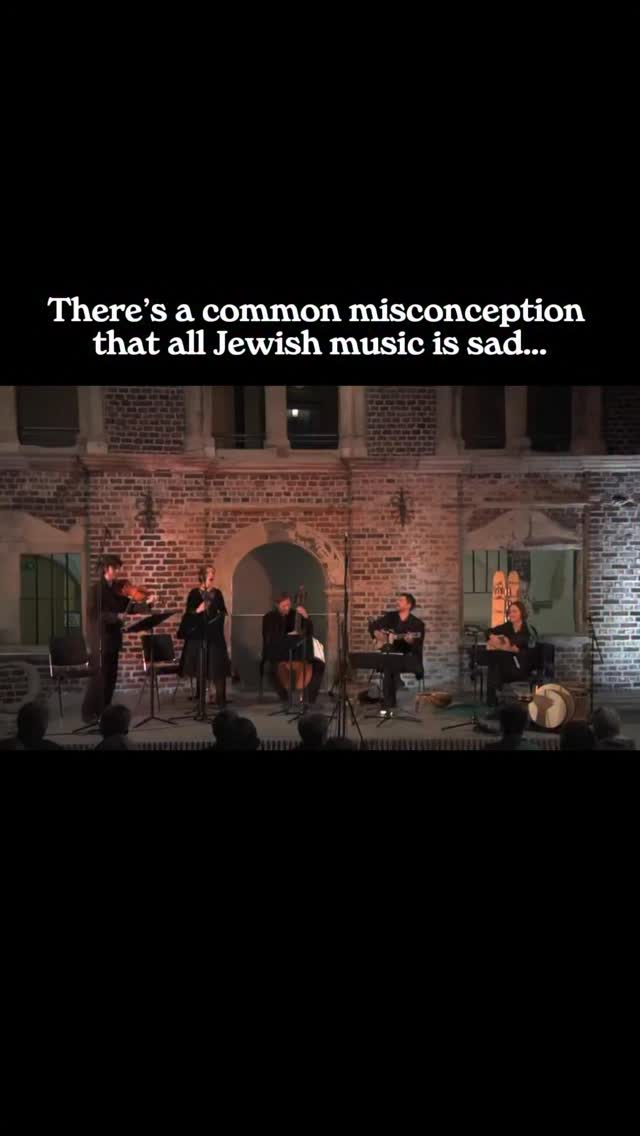 LAST CALL for Shtetl Berlin’s Early Music concert TONIGHT! 🎻🎶
Come and see the incredible Simkhat hanefesh alongside Ensemble Lucidarium! 🥁
Thursday, June 11th
KulturKirche Nikodemus
6:00-6:30pm Meet the Artist Talk
6:30-7:00pm Doors Open for Concert
Video footage from Magdalena Hutter
#earlymusic #worldmusic #yiddish #klezmer #jewishmusic