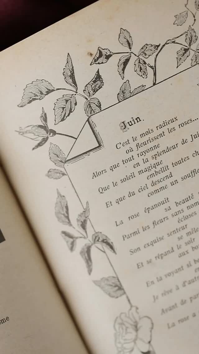 June is my favourite month, infinite sunshine, garden parties, flowers and summer fruits, fresh drinks …. It should last forever don’t you think ?☀️
♻️ Choose vintage tableware and be kind to the planet.
📱Follow my Instagram to make sure you’ll never miss a novelty.
#kitchenbrocante #instabrocante #brocanteenligne