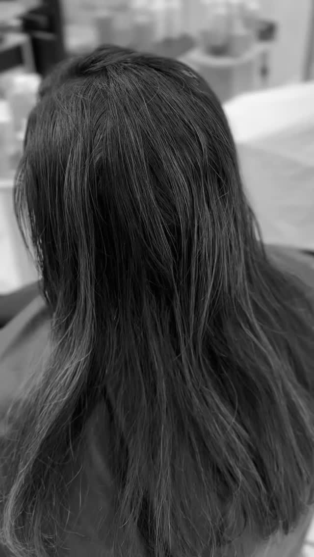 We donβt just follow trendsβwe create looks that enhance your features, suit your lifestyle, and bring out the best version of you.
Because the right hair doesnβt just change how you look, it changes how you feel. π€